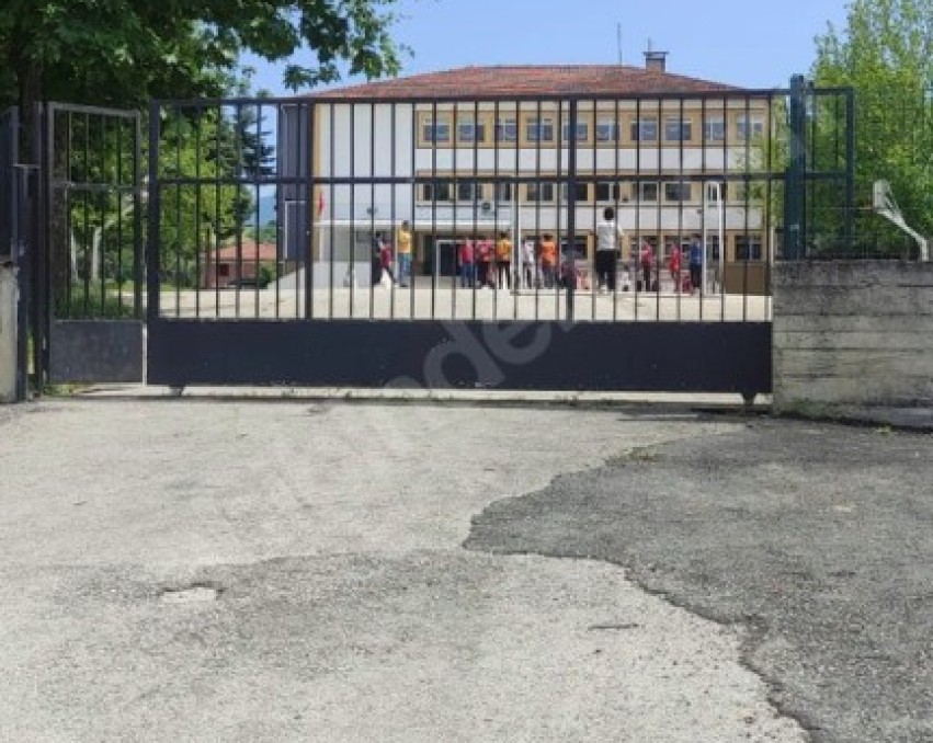 TOKAT ERBAA OKULUN KARŞISINDA 320M2 İMARLI MERKEZİ KONUMDA ARSA